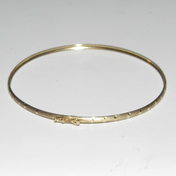 Bracelet 10K Yellow Gold Bangle with Hinged Safety Clasp - Picture 1 of 11